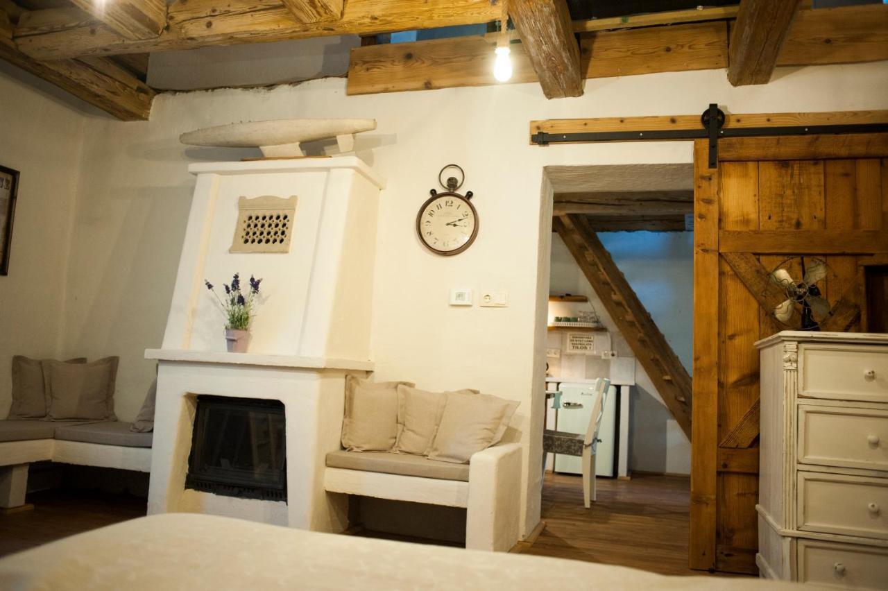 Pajta Apartman Es Vendeghaz Тата Экстерьер фото